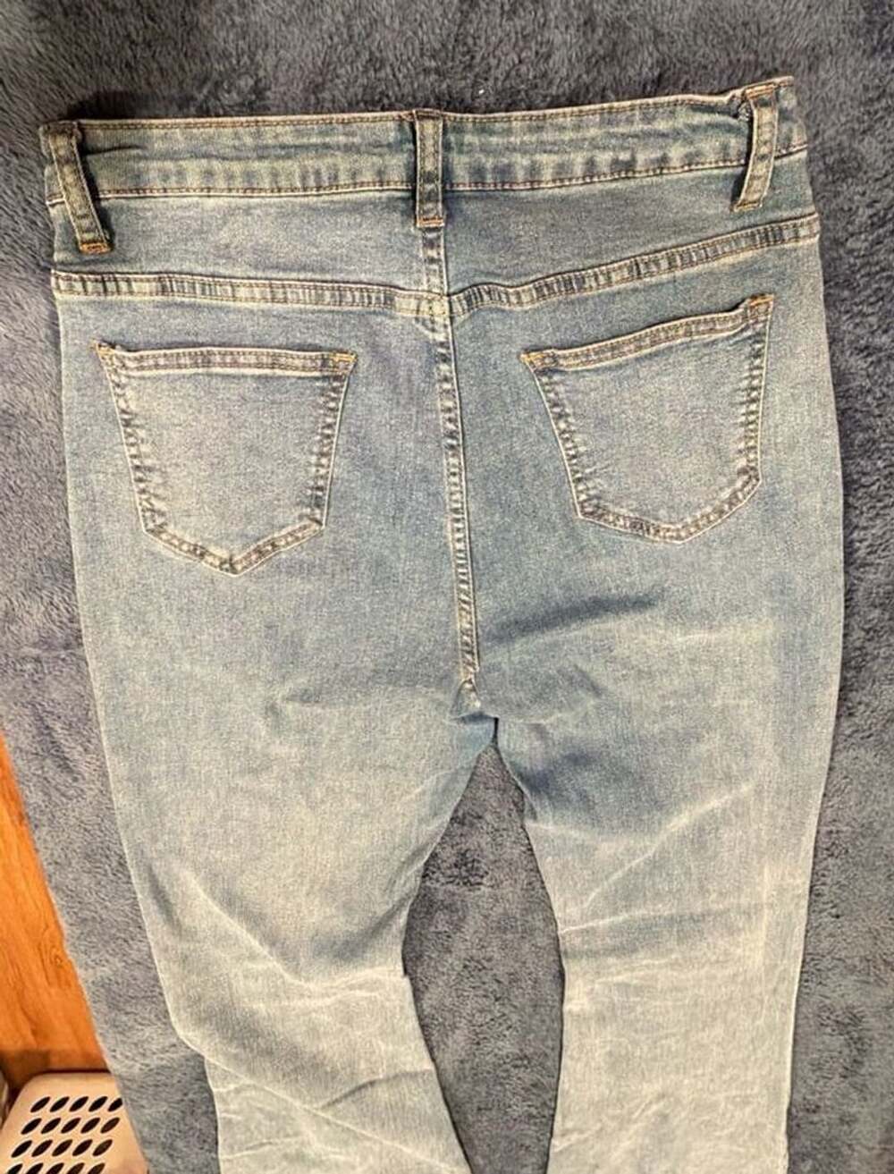 SHEIN Seam Detail Flare Leg Jeans - Picture 6 of 7